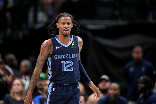 哈登23+11库里两次崴脚提前伤退 快船力克勇士