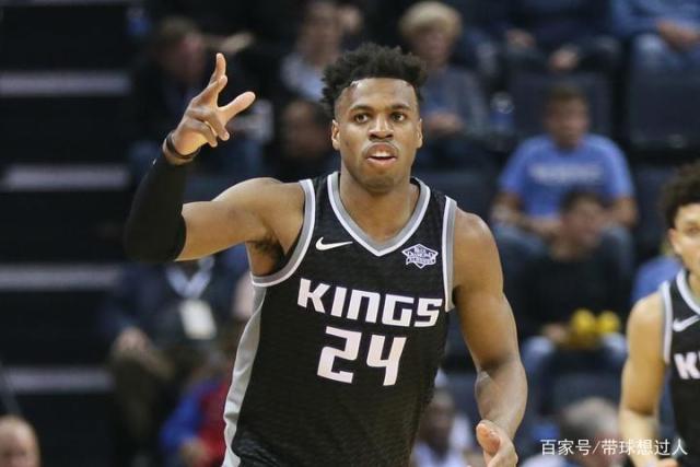 张镇麟37分辽宁胜上海 沈梓捷22分深圳胜天津