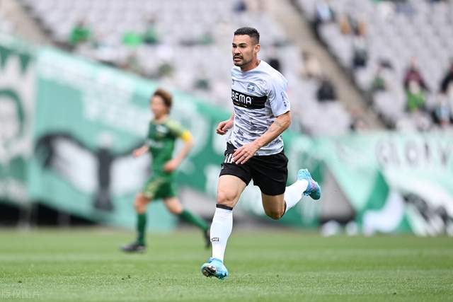 阿莫林执教曼联第一周 展现出非凡的魅力和自信